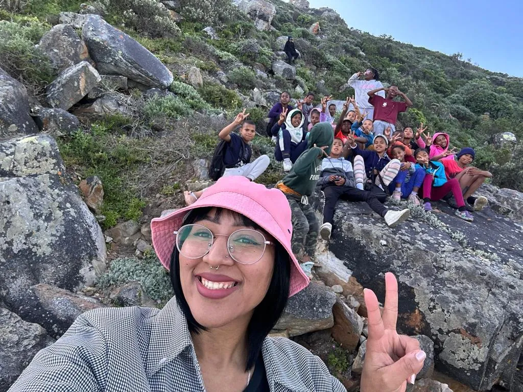 Voluntarios con niños